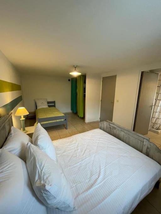Appartement Paisible Pres Des Pistes De Ski 4 Pers Fontrabiouse Exteriör bild